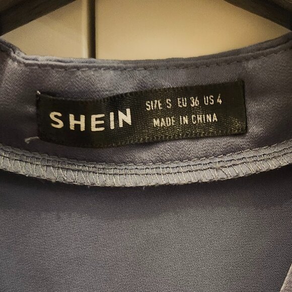 V Neck blouse - Seamless buttons - Picture 3 of 3